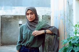 Practical Tips for Busy Women to Stay Stylish and Modest